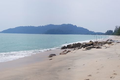 Teluk Senangin 60,000sf fine sandy beach n clean water