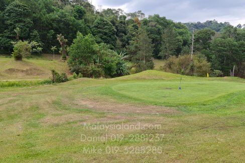 Selesa Hillhome golf course with walking distance (1)