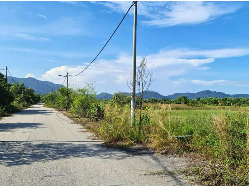 Lumut-Manjung, Perak – 3 acres Housing Land (1km from Main Road)